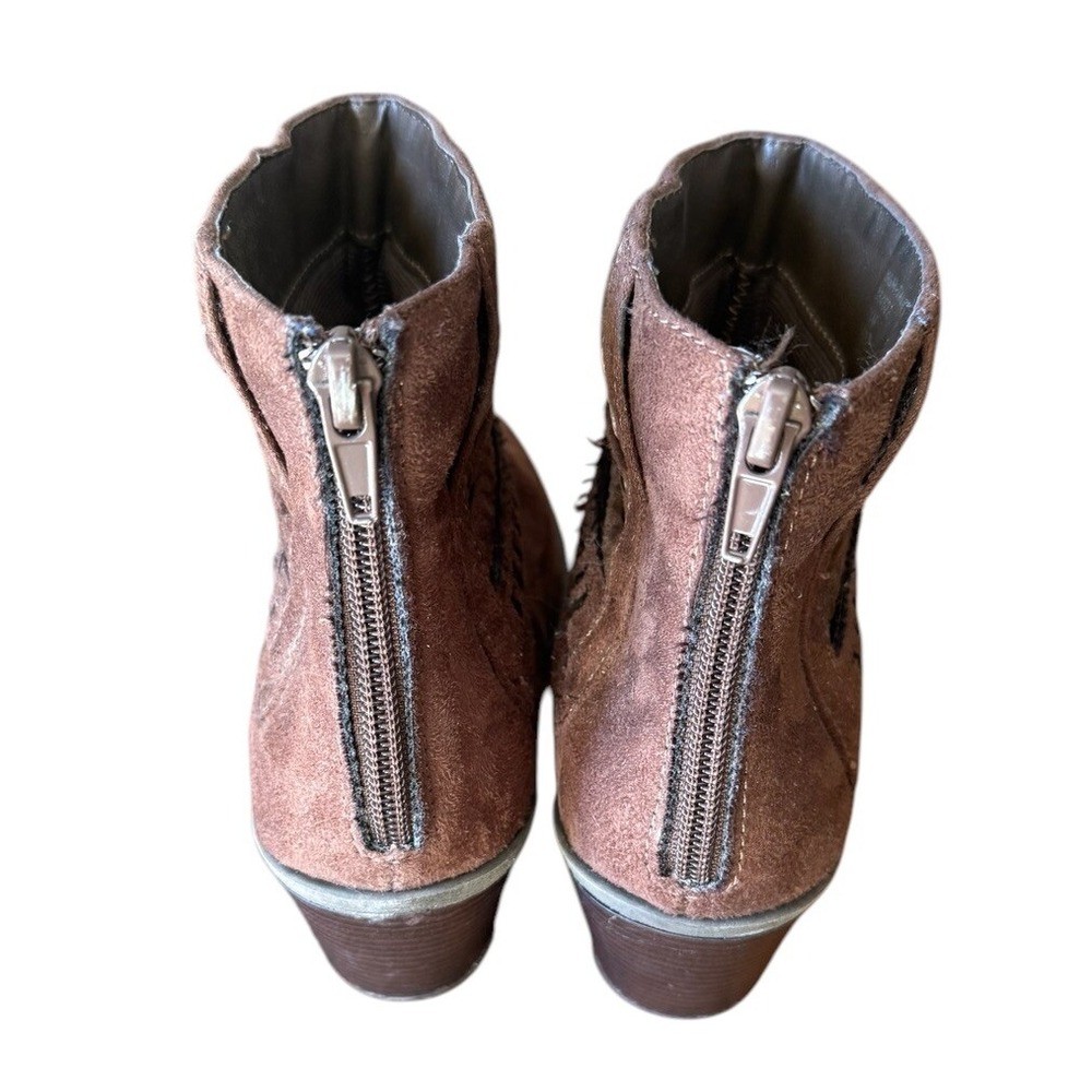 Sugar Womens Almond Toe Suede Brown Block Heel Booties Boots Studded 7.5 M - Picture 2 of 6